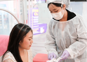 LASHURY EYELASH SALON ต่อขนตา Lashury ร้านต่อขนตาสัญชาติญี่ปุ่น ในสถานีรถไฟฟ้า งานสวยฟุ้ง ตาหวานฉ่ำ
